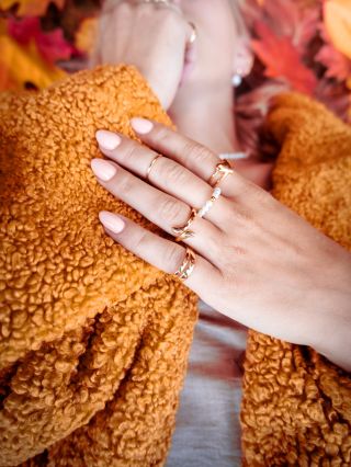 🍁 Podzim klepe na dveře a s ním i čas na nové šperky! 🌟 Přidali jste už do své šperkovnice nějaké podzimní kousky? Nyní je...