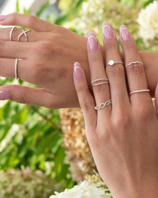 💍 Každý prst vypráví jiný příběh... Znáte ten váš? ✨ Od prastarých tradic po dnešní trendy – odhalujeme tajemství...